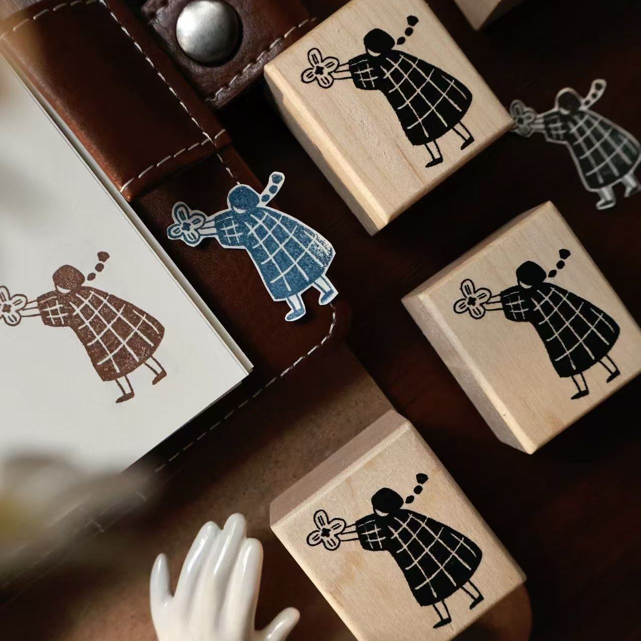 YiEr Studio Vintage Bella Tort - Vintage Collectible Stamps recensione e prezzo